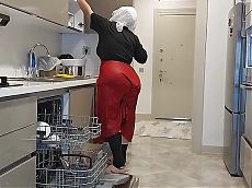 my big ass stepmom gabriella cooks by showing me her ass.
